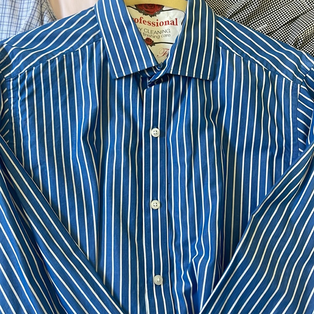 Classic Buttoned Down Men’s Dress Shirts - Picture 2 of 7